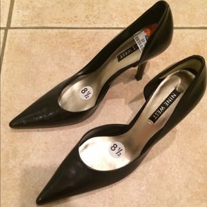 Black Nine-West Pumps