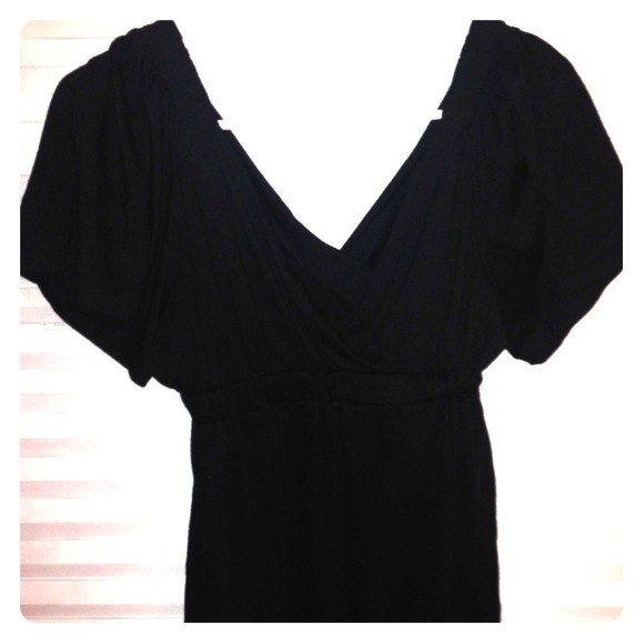 Black v neck top