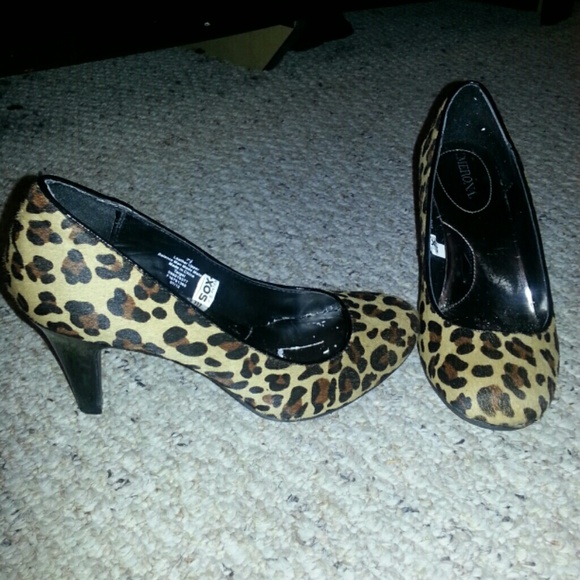 Cute Leopard Pumps