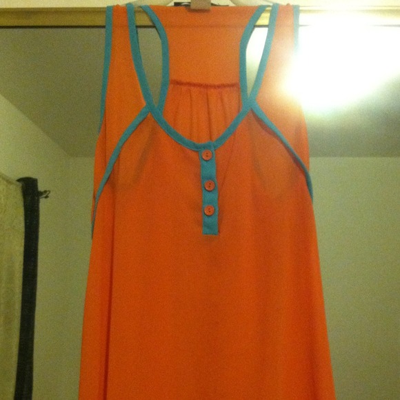 Hi-Low Summer top - Picture 1 of 2