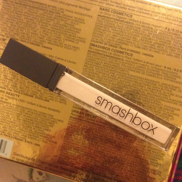 NWT Smashbox lipgloss in Pout
