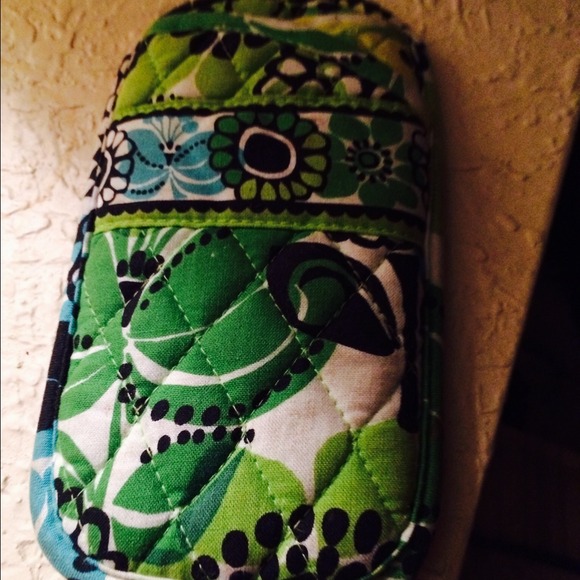 VERA BRADLEY sun or eyeglass carrier. - Picture 2 of 2