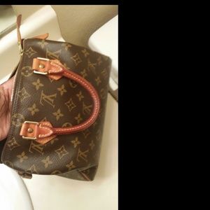 Gone💃💃Additional pics ??Authentic speedy 25 mon