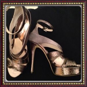 ✅🌟MK- Gunmetal (Silver Gray) Leighton Heals