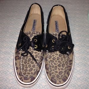 Leopard print sperry top-sider