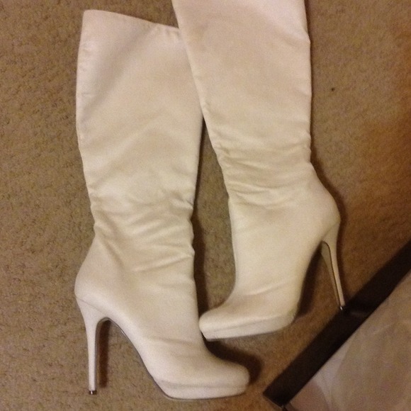 Just Fab cream boots Final Price!!