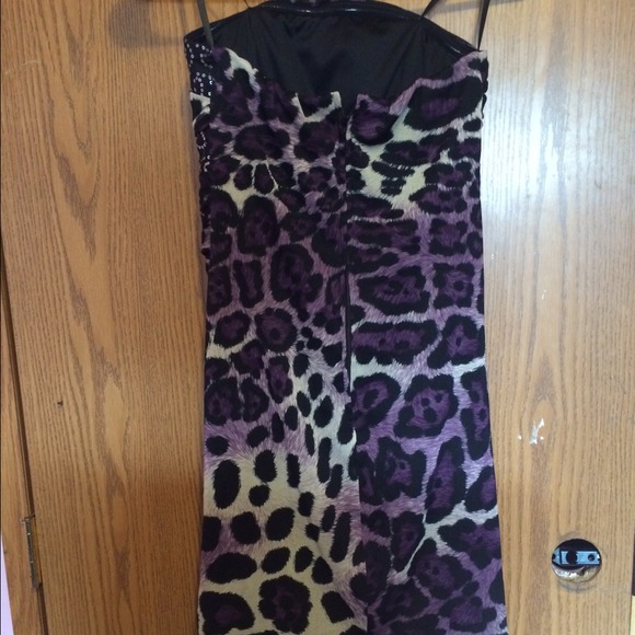 NWOT strapless Party Dress. - Picture 3 of 3