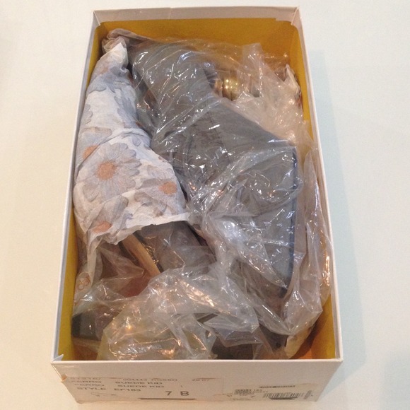 🍸Vintage Escada Pumps▫️ - Picture 3 of 4