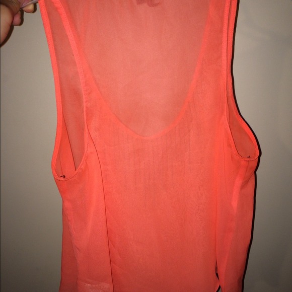 Top - Picture 2 of 2