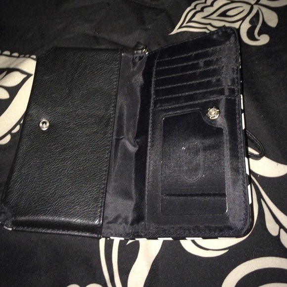 Chevron Wristlet - Picture 2 of 4