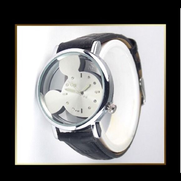 Jewelry - 🔥Just In🔥Elegant new Disney Mickey Mouse Watch