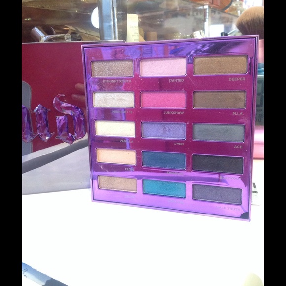 URBAN DECAY PALETTE