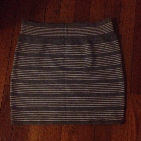 gray and white striped bandage skirt