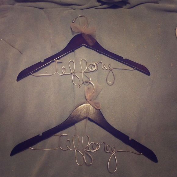 Bundle of 7 bridal hangers