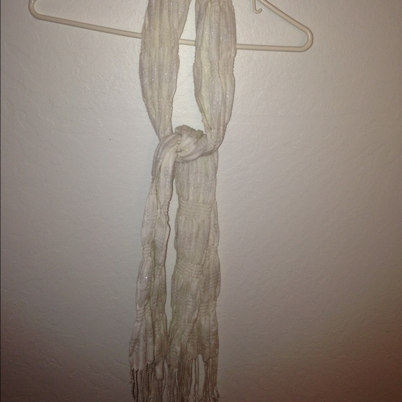 SOLD ON VINTED 😸 Cream Scarf