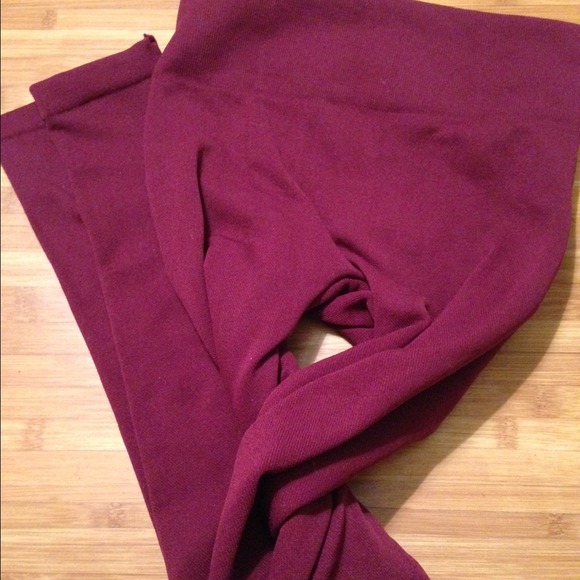 SOLD ✨NWOT✨ Burgundy Leggings