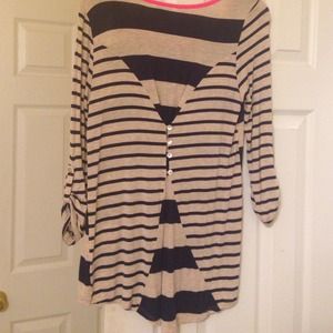 Brand new charming Charlie's top! LOOK AT THE BACK