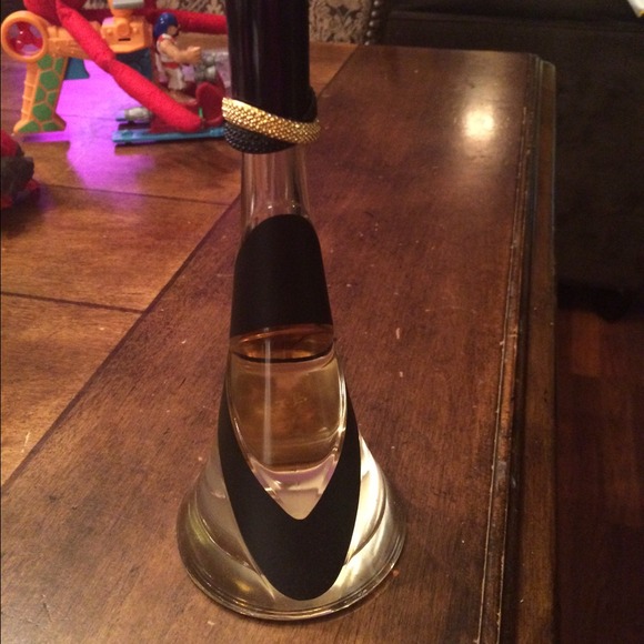 Rebl fleur by Rihanna