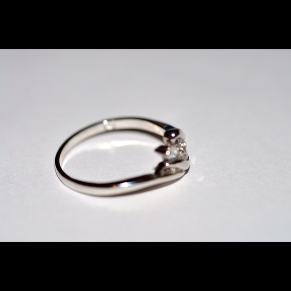 Ring - Picture 3 of 4