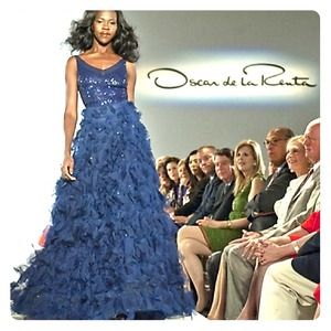 Oscar de la Renta navy winter evening gown dress 0
