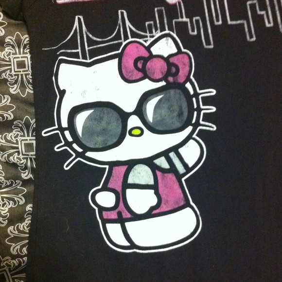 Hello Kitty Top - Picture 2 of 4
