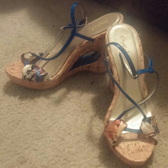 ON HOLD: Colorful Wedges