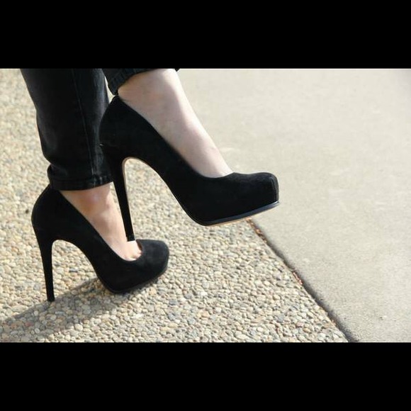 Cute black suede Steve Madden heels!