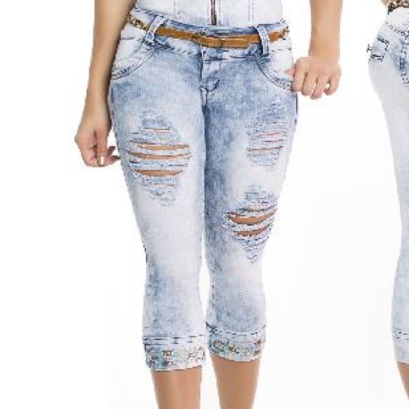 Light wash distressed Pushup Capri & strapless set - Picture 3 of 4