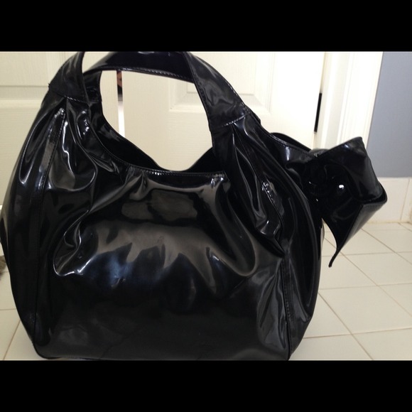 TRADED! W/Rhea ! ..Valentino 1,200$ Lacca Handbag - Picture 4 of 4