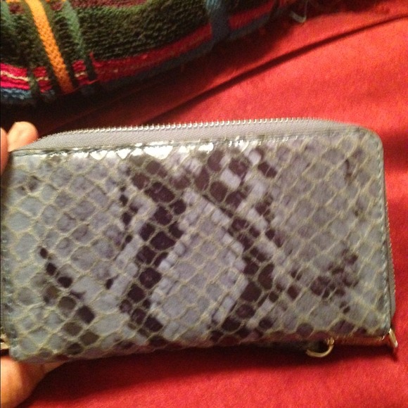 Wristlet - Picture 2 of 3