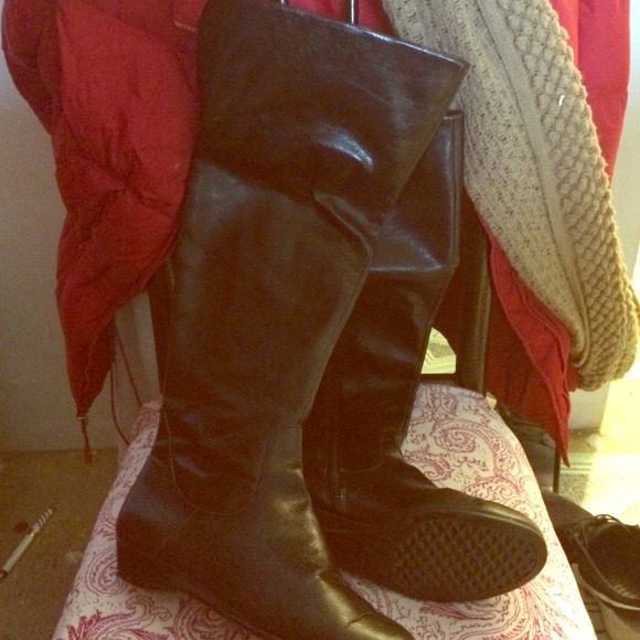 Knee high boot
