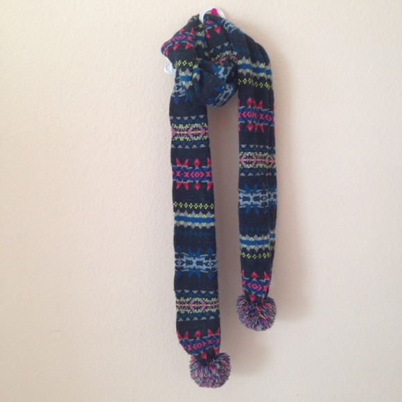 Multi color Scarf - Picture 2 of 3