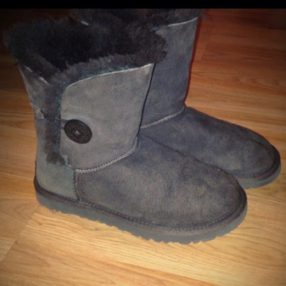 Brown uggs
