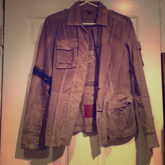 Light brown fitted cargo jacket
