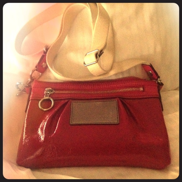 COACH POPPY RASPBERRY CROSSBODY - Picture 1 of 4