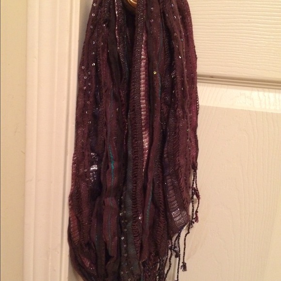 New scarf with sequin throughout