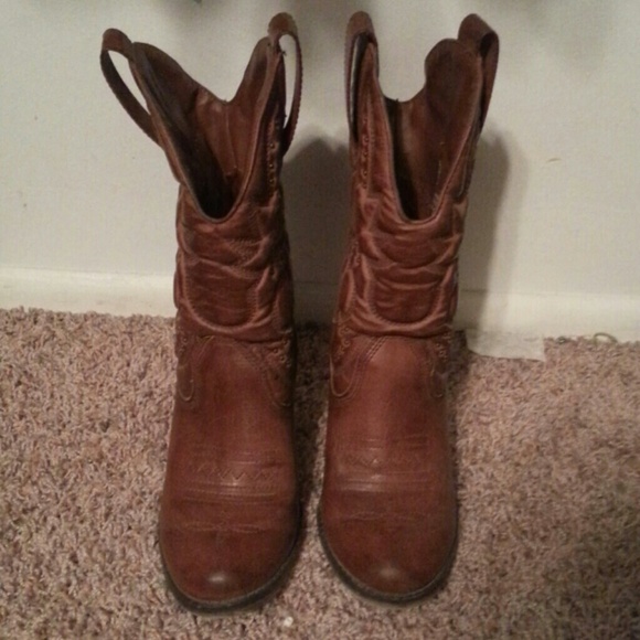 Cowgirl boots(: