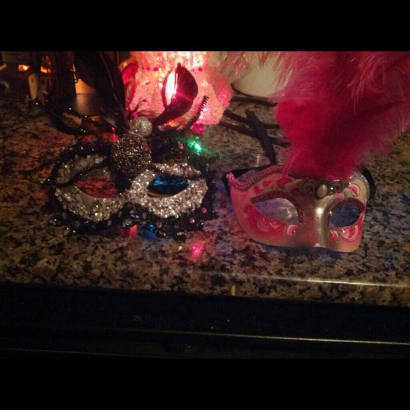 Mask - Picture 2 of 2