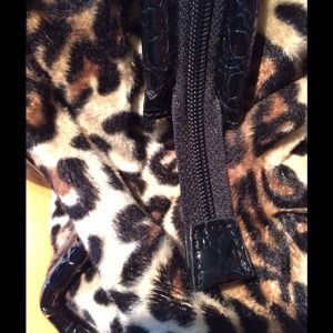 Additional pic of Dereon purse ✨Sold✨