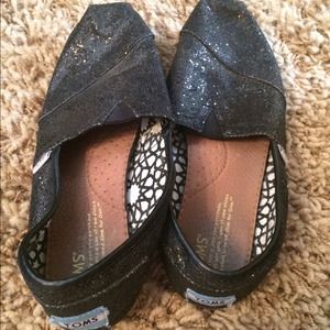 black sparkle toms