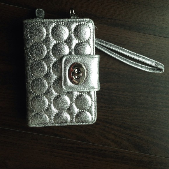 Silver quilted wallet-wristlet