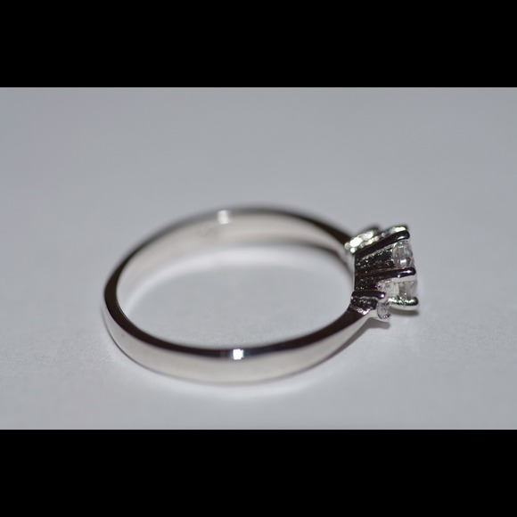 Ring - Picture 3 of 3