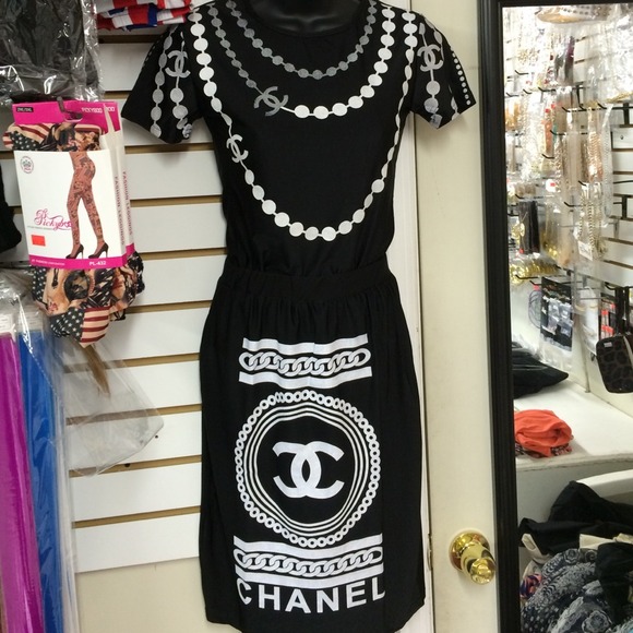 SOLD💥C H A N E L Set - Picture 2 of 4