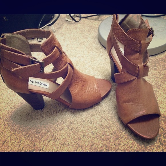 STEVE MADDEN chunky heel zipped tan sandals sz 6.5