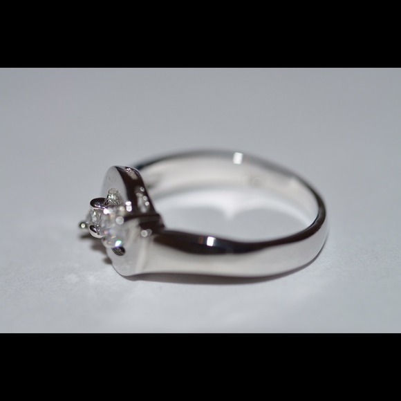 Ring - Picture 2 of 3