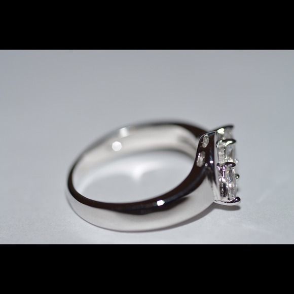 Ring - Picture 3 of 3