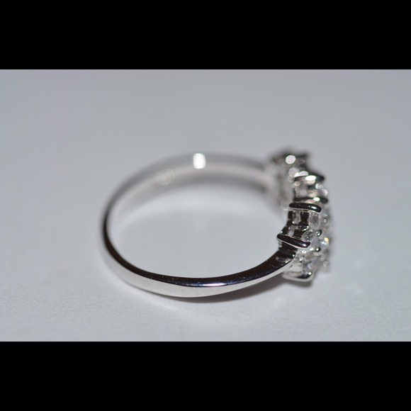 Ring - Picture 2 of 3