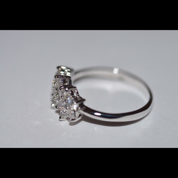 Ring - Picture 3 of 3