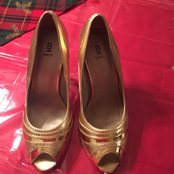 Gold peep toe heels - Picture 1 of 2