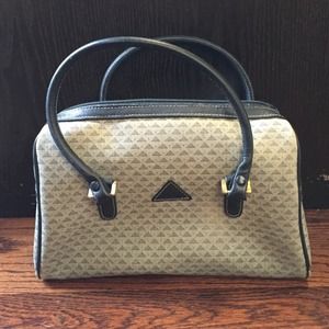 Vintage Liz Claiborne handbag.